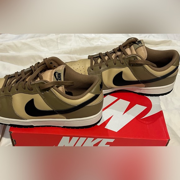 Nike Dunk🔥🔥colorway Womens 10 Mens 8.5 sand drift🔥Dunks🔥sale lightly worn - Picture 3 of 5